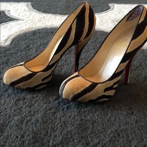Black and Tan striped pony hair heel.